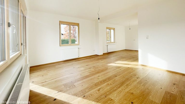 GROSSZÜGIGER WOHN_ESSBEREICH