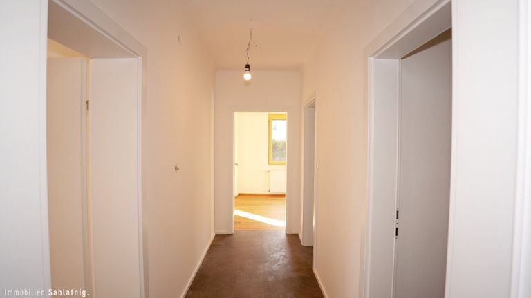 FLUR HELL & GROSSZÜGIG