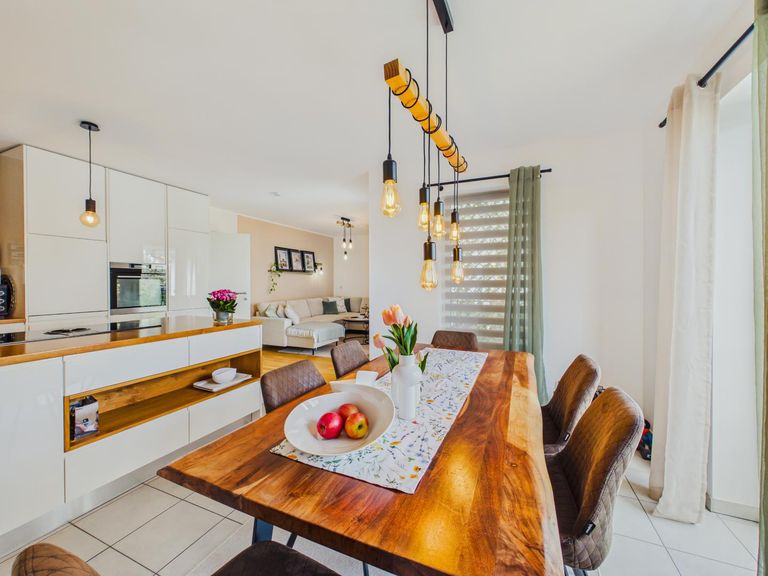 Wohn- und Essbereich 11