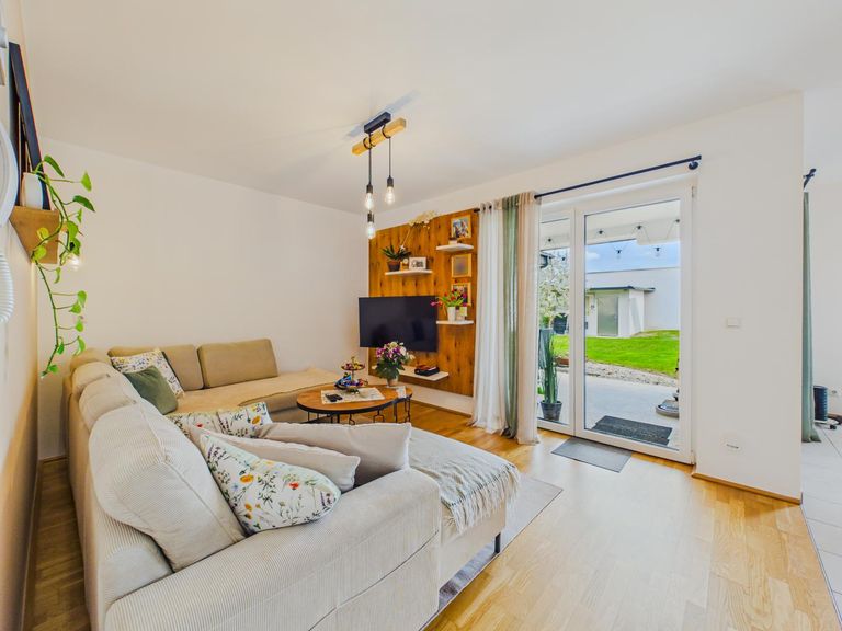 Wohn- und Essbereich 1