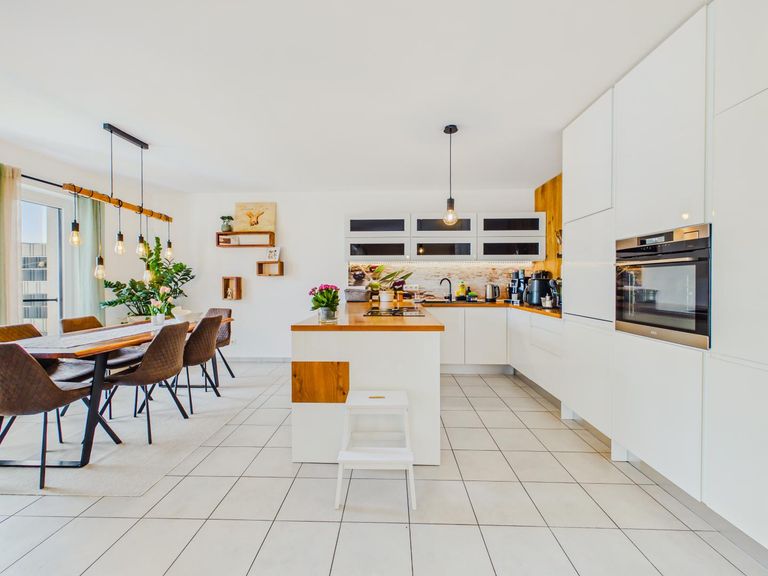 Wohn- und Essbereich 6