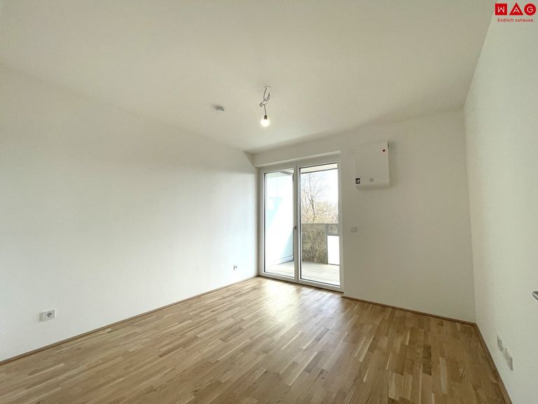 Schlafzimmer mit Zugang Balkon