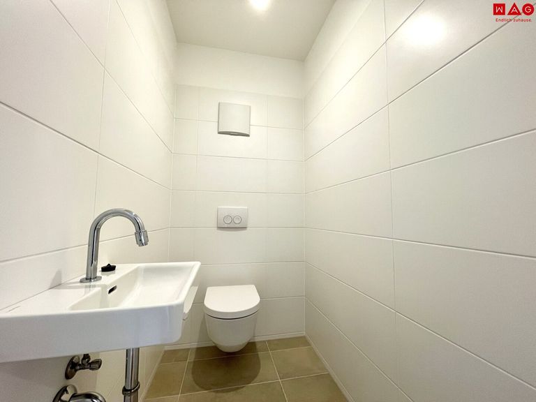 WC mit Handwaschbecken