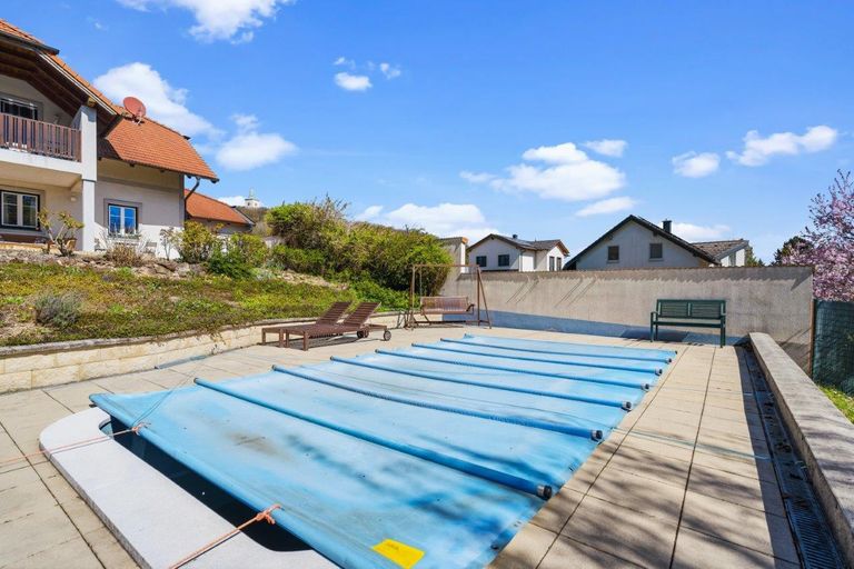 18 EFH 2113 Pool-Landschaft