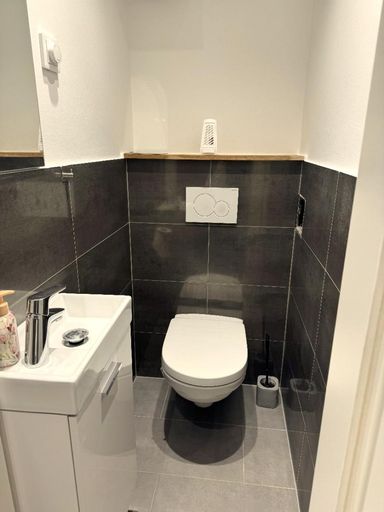 16 WC