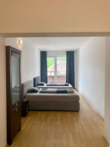 Schlafzimmer 1