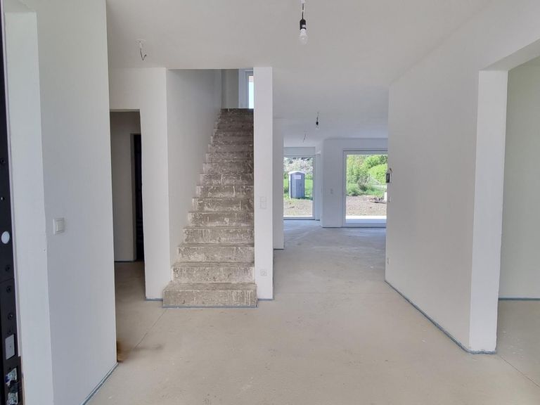 Vorraum HA mit Aufgang OG