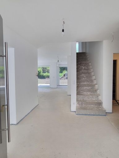 Vorraum + Aufgang OG - HB