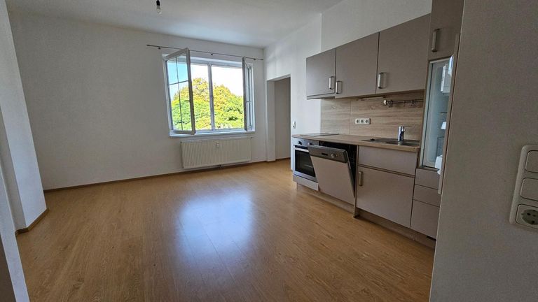 20250820_094720_resized