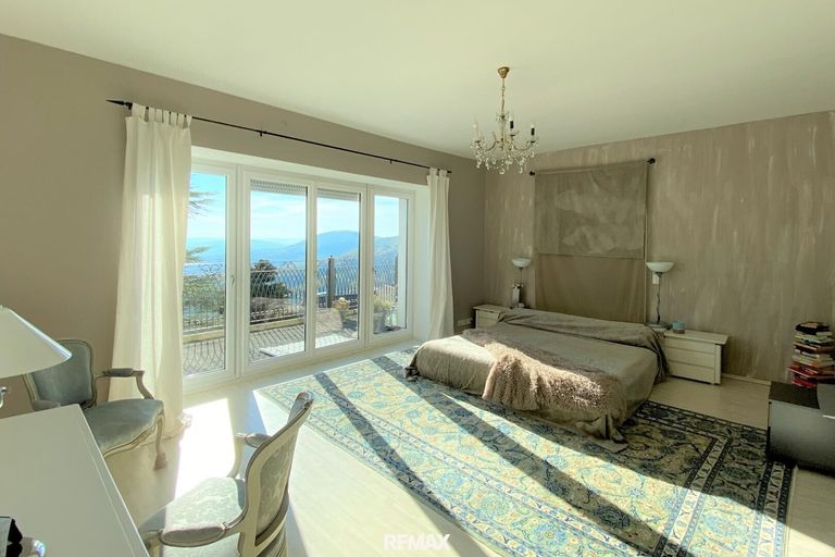 13 Masterbedroom