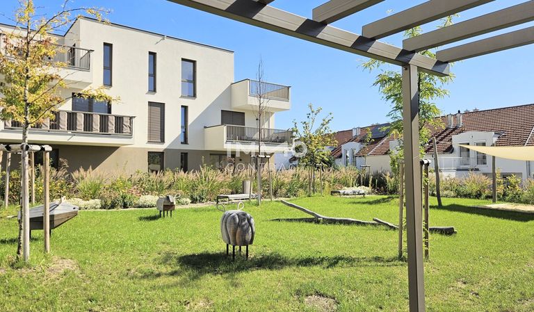 Haus 8_mit Spielplatz