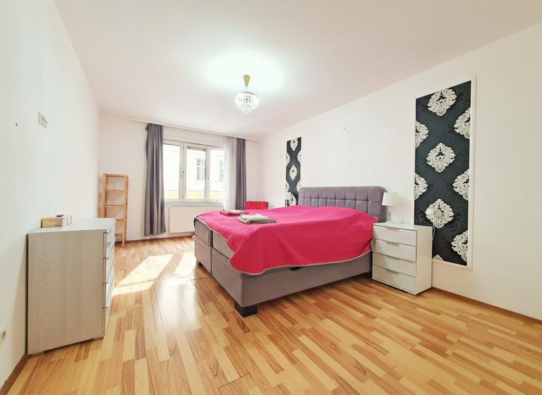 großes Schlafzimmer 1