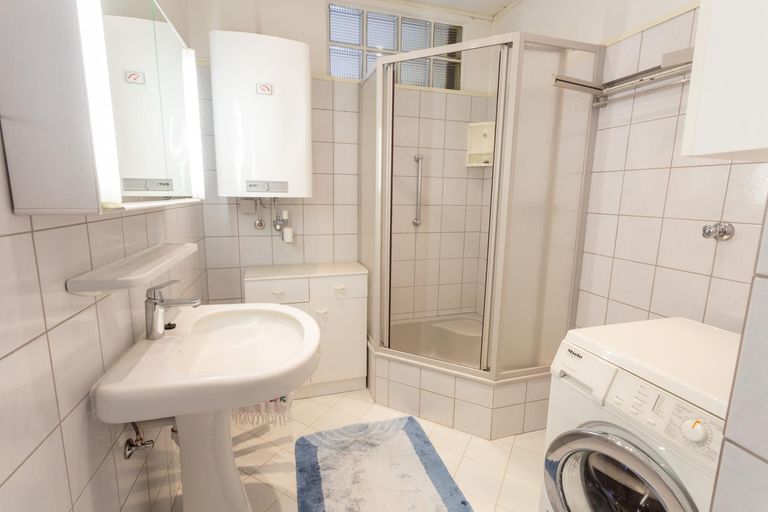 Wohnhaus_OG_Bad