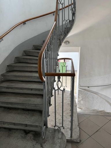 Stiegenhaus ETW 2100 Korneuburg