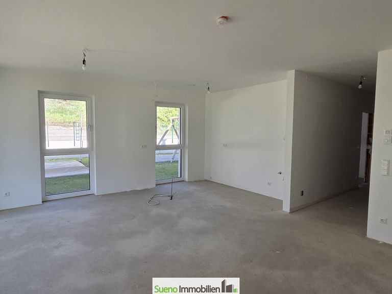 Wohn- und Eßzimmer (noch ohne Fußbodenbelag)