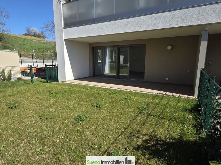 Gartenansicht mit Terrasse