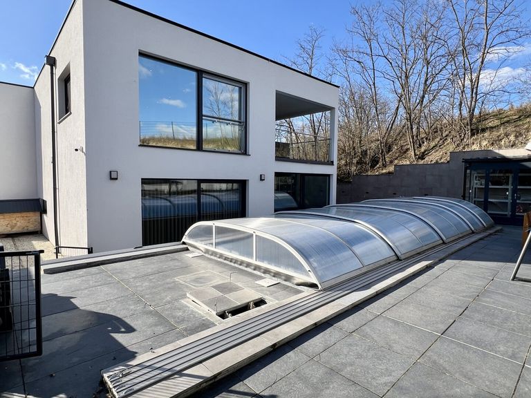 EFH mit Swimming Pool