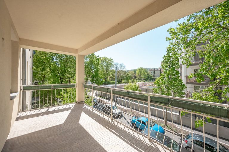 Großer Balkon