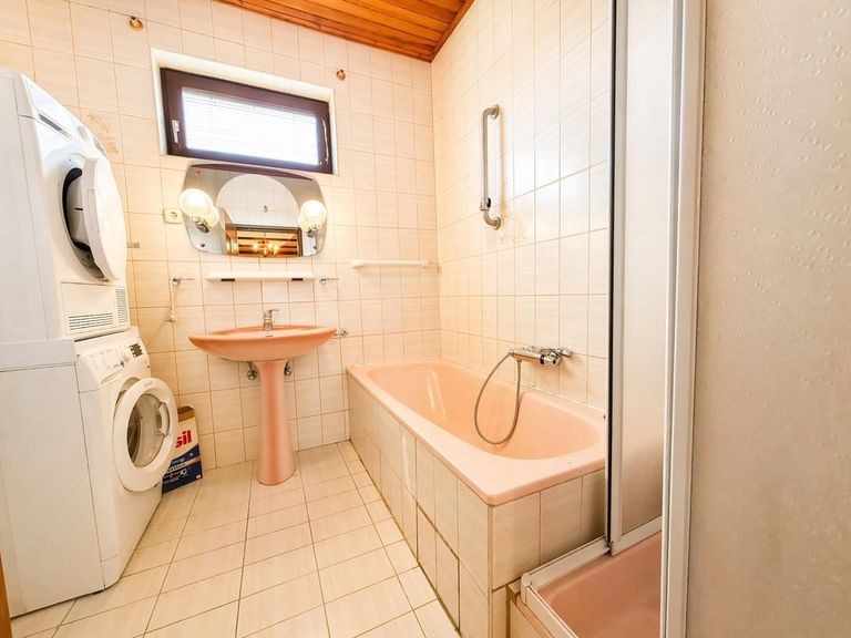Badezimmer Hauptgebäude