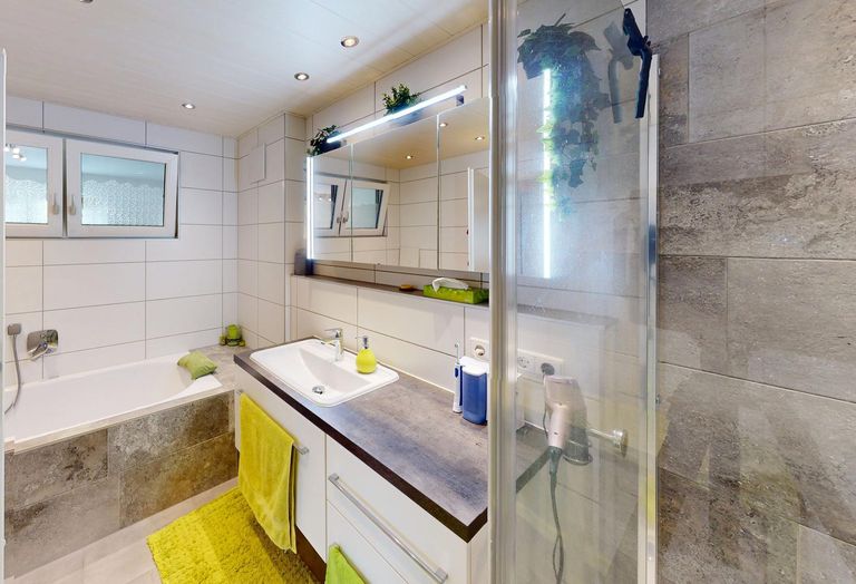 Hatting - Wohnung - Bad