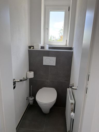 EG WC