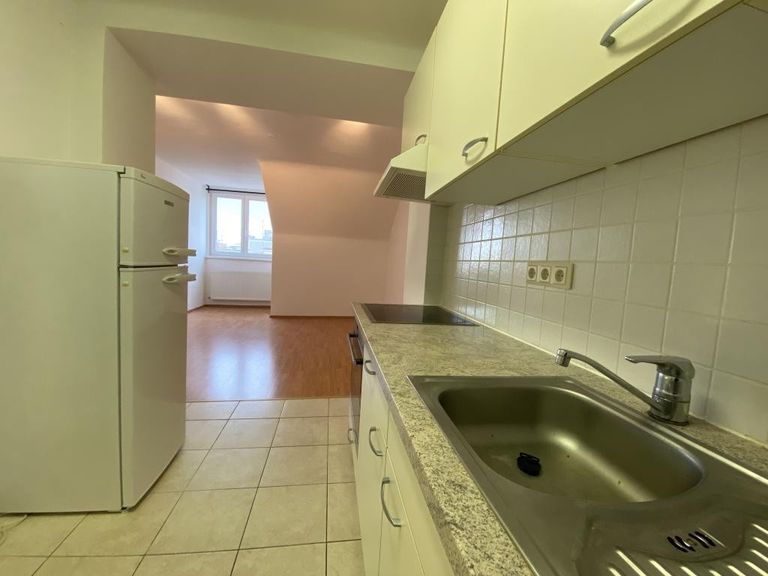 Küche - Blick zum Wohnzimmer