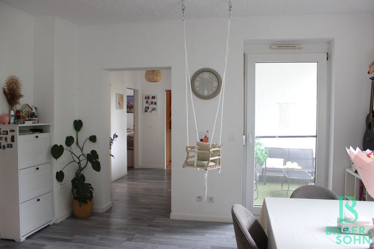 Wohnzimmer - Vorraum/Zimmer/Bad - Loggia