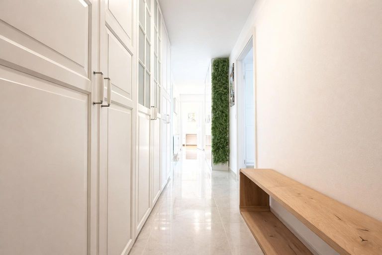 Vorzimmer - Blick in die Wohnung