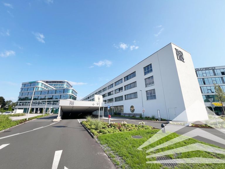 Ansicht Techbase BT 1 und TG Einfahrt