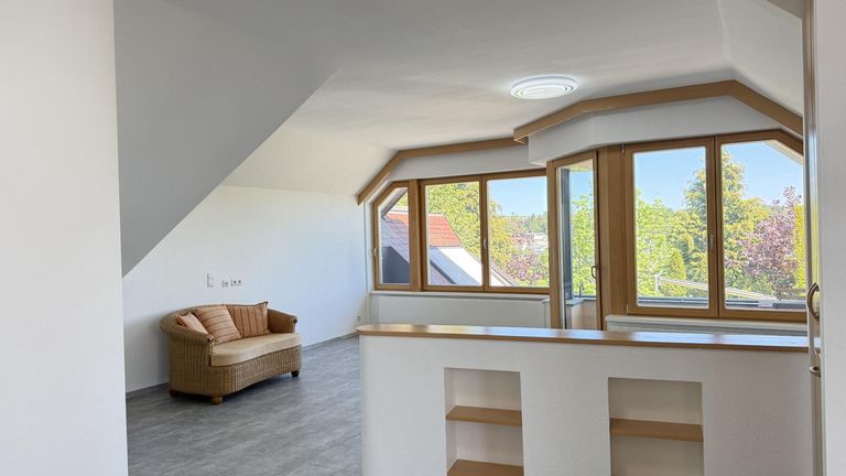 Zimmer mit Balkon DG