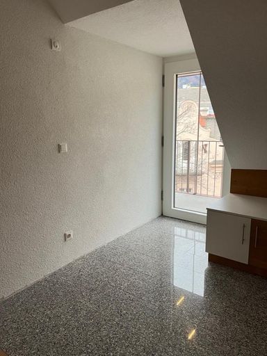 kleines Zimmer Ebene 1- Zugang zum L ift