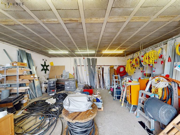 große Garage