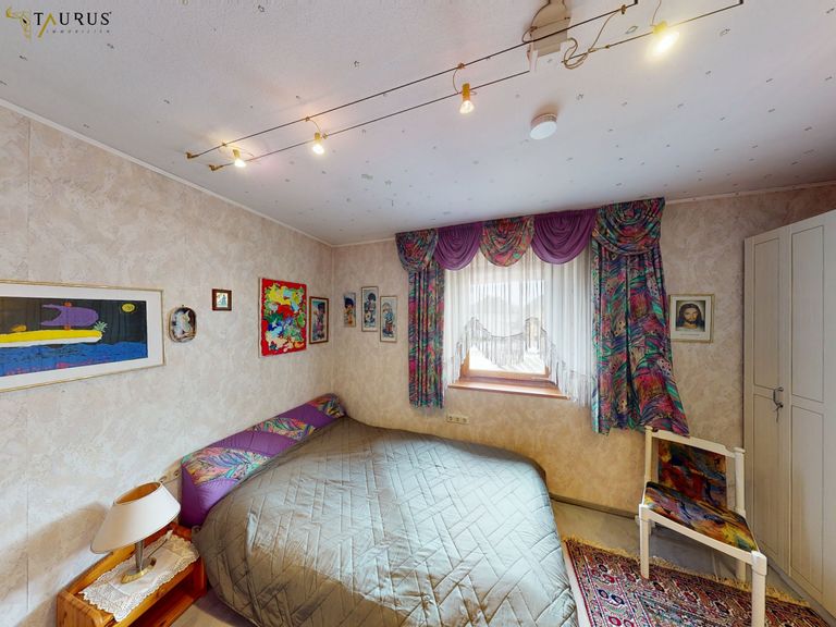 OG 1 Schlafzimmer 2