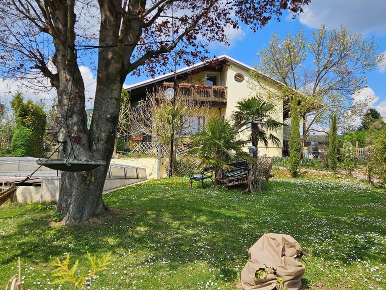 RENOVIERTE ETAGE IM MIETHAUS IN HOLZLEITEN