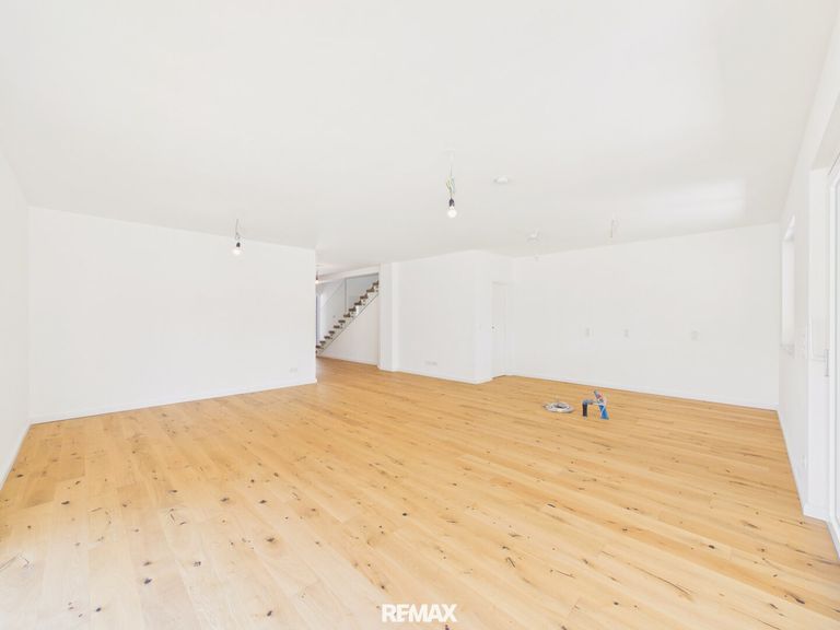 Wohnzimmer mit Küche1
