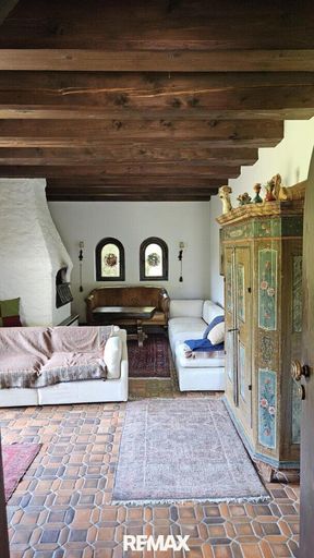 Wohnzimmer offener Kamin