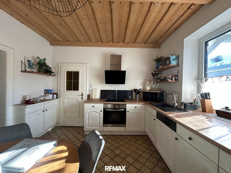 Küche mit Essbereich