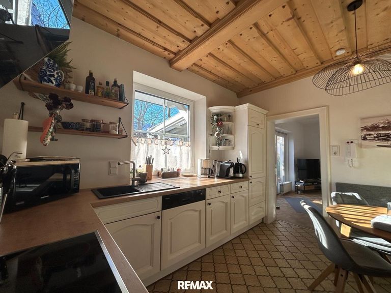 Küche mit Essbereich