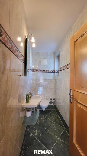 WC extra