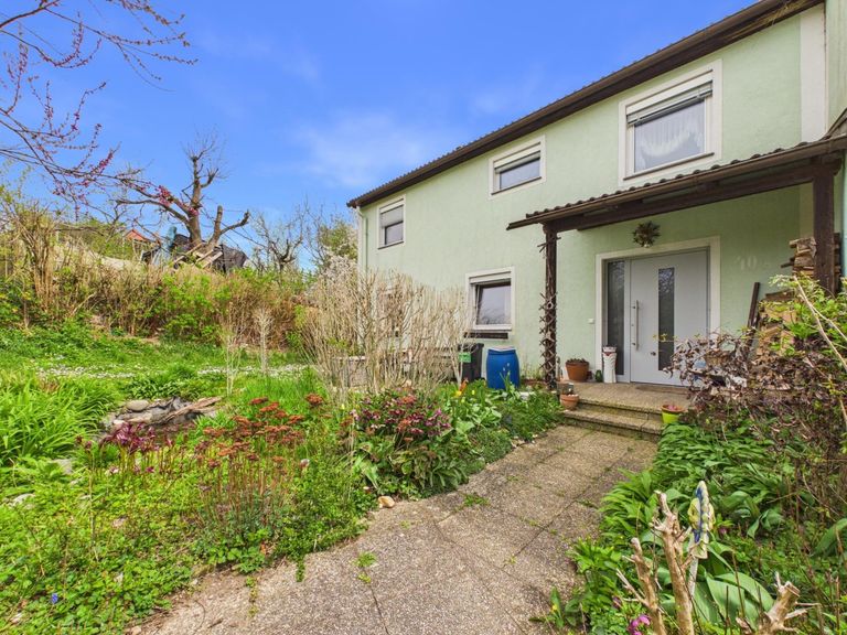 CAM04191G0-PR0089-STILL023