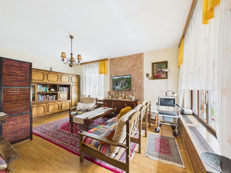 CAM04191G0-PR0089-STILL004