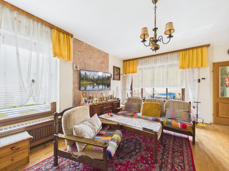 CAM04191G0-PR0089-STILL005