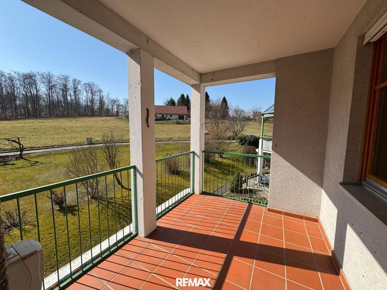 großer Balkon