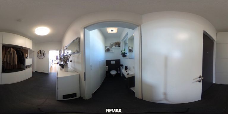 Vorraum und WC 360