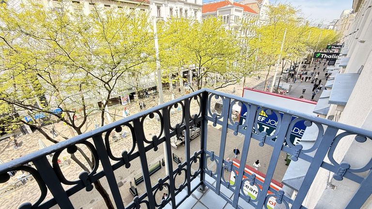 Balkon zur Mariahilfer Straße
