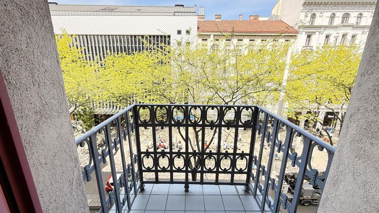 Balkon zur Mariahilfer Straße