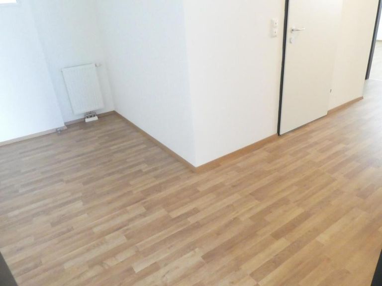 großer Vorraum mit viel Platz für Garderobe