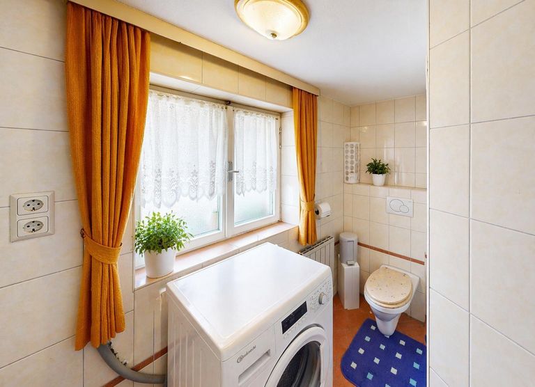 Pfunds - Haus - OG WC
