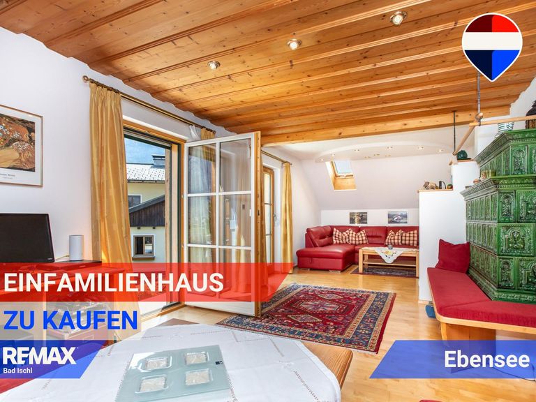 Wohnzimmer mit Kachelofen Obergeschoss