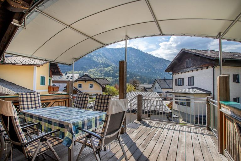 Überdachte Terrasse Obergeschoss